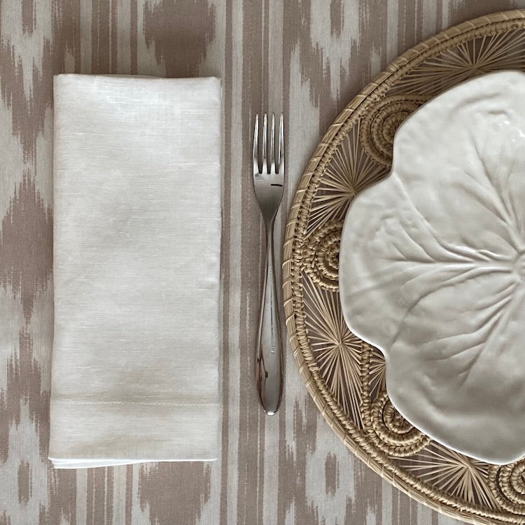 The Voyage Dubai - Our classic dinner napkins, handcrafted from 100% European linen in a generous 50 x 50 cm size and finished off with a wide hem making them both luxurious and long-lasting.